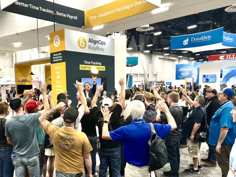 corporate mentalist and magician Scott Tokar attracts HUGE crowds to an exhibit in Las Vegas.