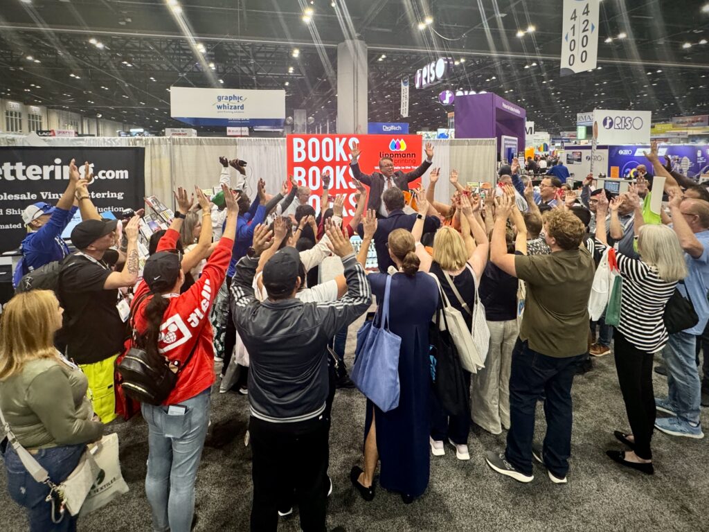 a trade show mentalist add a commercial message to the performance in any exhibit. 